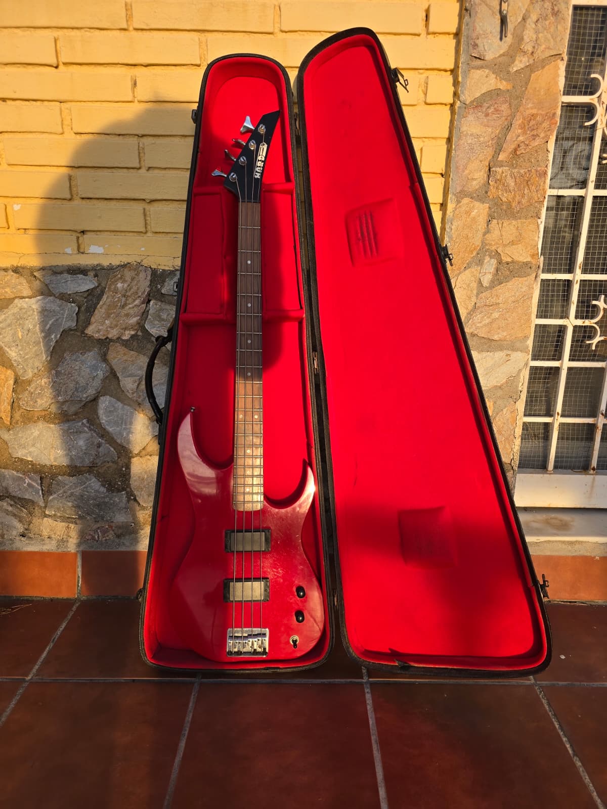 Bajo eléctrico Hard